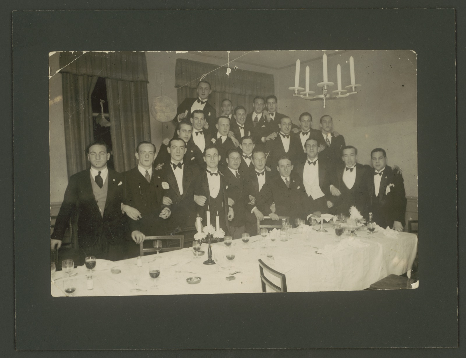 Stjärnanin jäseniä juhlimassa 1930